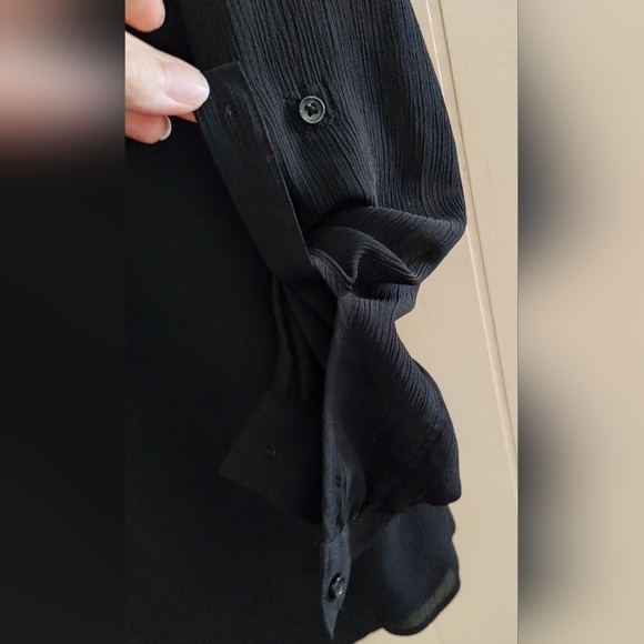 Candie's semi-sheer black adjustable sleeve tunic size xs, textured, relaxed fit - Picture 4 of 9